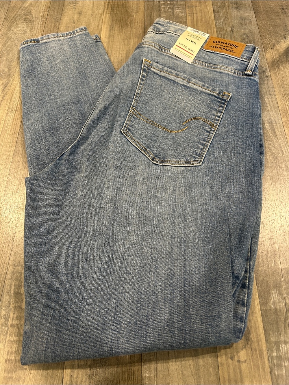 Signature by Levi Strauss Women’s High Rise Skinny Jeans